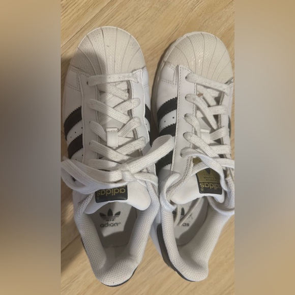 Adidas Superstar Classic Sneakers - Picture 6 of 7